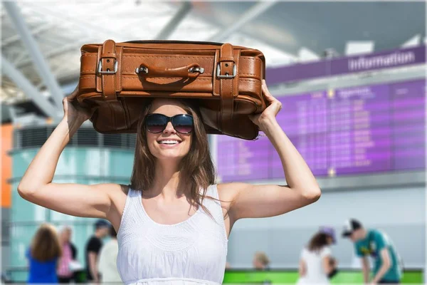 Woman Suitcase Beach Photo Old Image Style — Stock Photo, Image