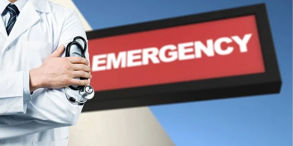 Médecin Avec Stéthoscope Sur Fond Panneau Urgence — Photo
