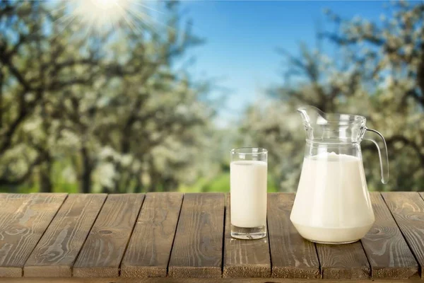 Fresh Milk Wooden Table Outdoor — Stock Photo, Image