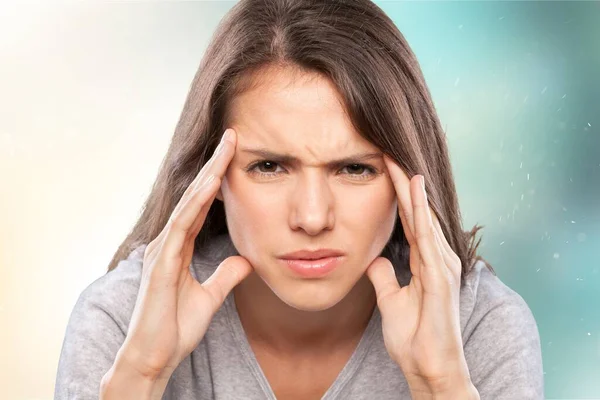 Mujer Joven Que Tiene Dolor Cabeza División — Foto de Stock