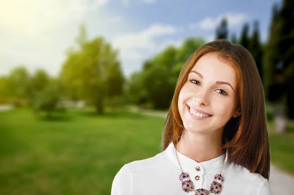 Portrait Beautiful Young Woman Park — Stock Photo, Image