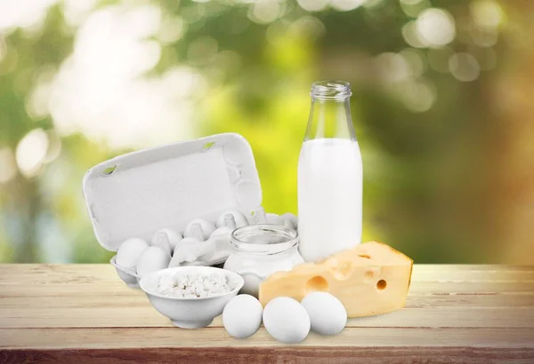 新鮮な卵や乳製品 — ストック写真