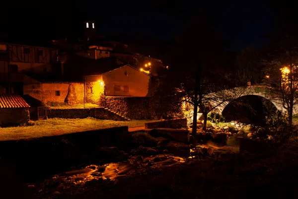 Římský Kamenný Most Židovské Čtvrti Hervas Noci Dlouhém Vystavení — Stock fotografie