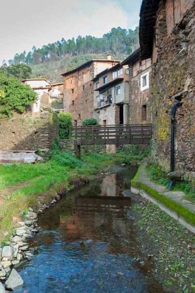 Arrago River Robledillo Gata Popularnym Kamieniem Adobem Łupkową Architekturą Drewnianym — Zdjęcie stockowe