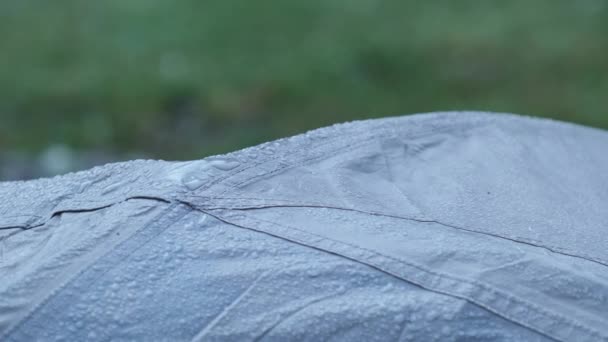 Morning Dew and Drops on the Awning of the Tent in Nature — Wideo stockowe