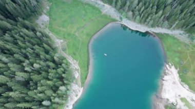 Karadağ 'da Kara Göl, Durmitor Park' ta Crno Jezero Dağı