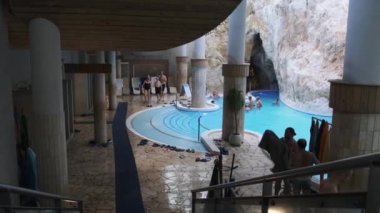 Miskolctapolca 'da Termal Mağara Banyosu, Miskolc, Macaristan' da Doğal Mağara İçi