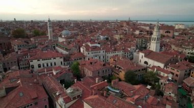 Tarihi Binalar ve Çan Kulesi ile Venedik Şehri, Skyline, İtalya