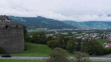 Ren Nehri, Lihtenştayn Alp Dağları 'ndaki Vaduz Vadisi' nin Manzarası