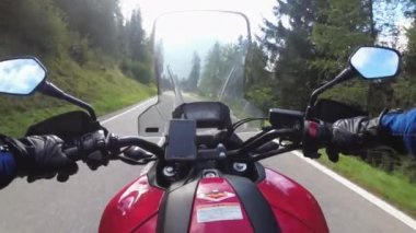 Yeşil Dağ Yolu, İsviçre Alpleri, Moto Trip 'ten Motosikletli POV Motorsikletli Turları