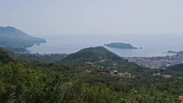 Vue panoramique de la ville de Budva près de la mer Adriatique D'en haut, Monténégro — Video
