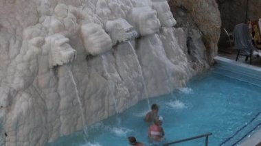 Miskolctapolca 'da Termal Mağara Banyosu, Miskolc, Macaristan' da Doğal Mağara İçi