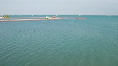 Macaristan 'daki Balaton Gölü' nün havadan görünüşü, Balatonfured Sahili, Güneşli Gün