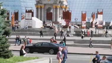 Kiev 'deki merkez meydan, Khreshchatyk.