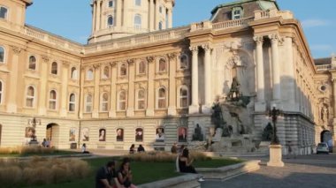 Budapeşte 'deki ünlü Buda Kraliyet Sarayı manzarası