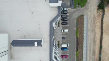 Yeni Çağdaş Çok Katlı Bina, Daireler, Dış Görünümü