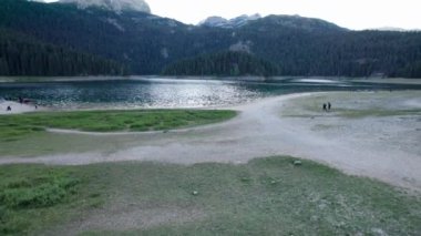 Karadağ 'da Kara Göl, Durmitor Park' ta Crno Jezero Dağı
