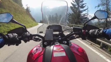 Yeşil Dağ Yolu, İsviçre Alpleri, Moto Trip 'ten Motosikletli POV Motorsikletli Turları