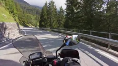 Yeşil Dağ Yolu, İsviçre Alpleri, Moto Trip 'ten Motosikletli POV Motorsikletli Turları