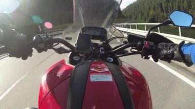 Yeşil Dağ Yolu, İsviçre Alpleri, Moto Trip 'ten Motosikletli POV Motorsikletli Turları