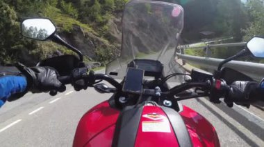 Yeşil Dağ Yolu, İsviçre Alpleri, Moto Trip 'ten Motosikletli POV Motorsikletli Turları