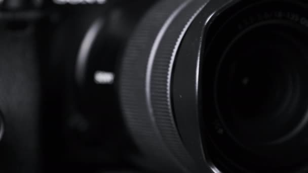 The Camera Lens Rotates, Lights Reflecting Off Glass, Robotic Camera Movement — Stock Video