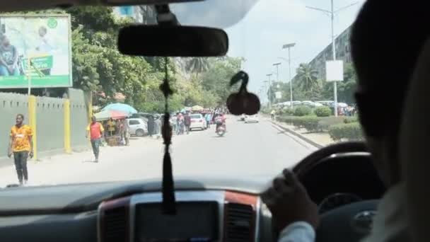 桑给巴尔市中心石城的非洲跳蚤市场，贫穷与不幸 — 图库视频影像