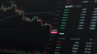 Şifreleme Döviz Çizelgesi Bir Dizüstü bilgisayar ekranında Çevrimiçi