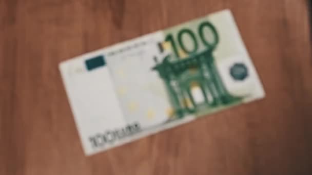 放大玻璃下的一百欧元 — 图库视频影像