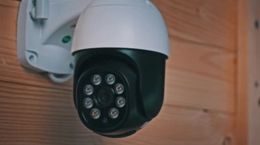 CCTV kamerası nesneyi, güvenlik kamerasını ve gözetlemeyi takip eder.