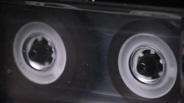 Audio Cassetta Riproduzione e ruota nel registratore di nastro retrò — Video Stock