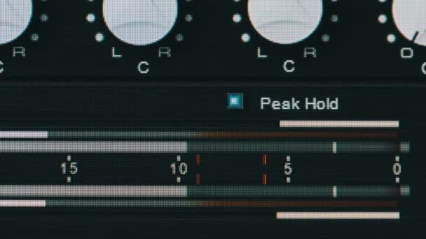 Аудіодоріжки Вимірювачі гучності в програмному забезпеченні для виробництва цифрової музики — стокове відео