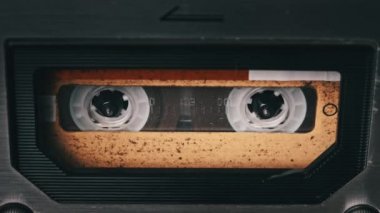 Vintage Ses Kaseti Eski Teypte Döndürür