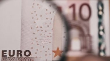 Büyüteç Altında 10 Euro