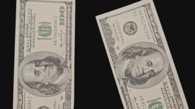 Alpha Channel ile Erkek Ellerinde 100 Dolarlık İki Banknota