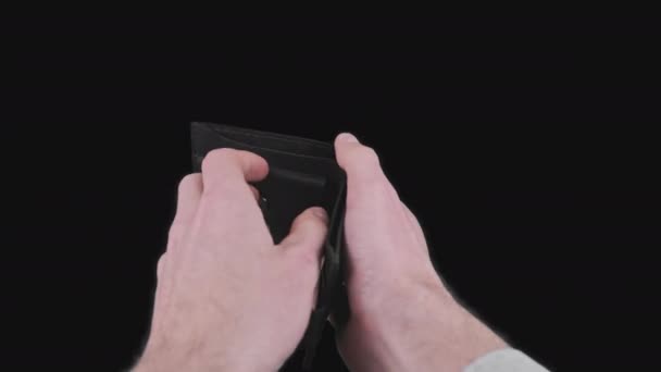 Mężczyzna Ręce Pokaż pusty czarny portfel bez pieniędzy na Alpha Channel — Wideo stockowe