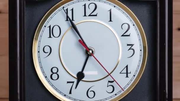 Timelapse of Vintage Clock Arrow Rotate at 7 PM or AM, Full Turn of Time Hands — Vídeos de Stock