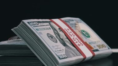 Dolar demetleri Siyah Arkaplanda Döner