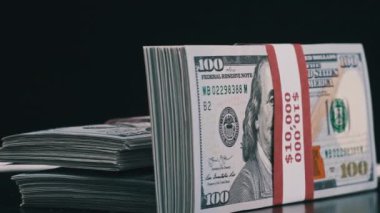Dolar demetleri Siyah Arkaplanda Döner