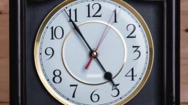 Klasik Saat Oku Zaman Çizelgesi Saat 17: 00 veya AM, Tam Zaman Dönüşü Elleri