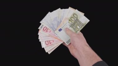 Erkek El Gösterisi Alpha Channel 'da Avrupa' nın çeşitli banknotlarının hayranı