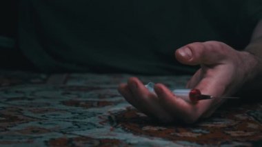 Aşırı doz, El Düşüşü Bağımlılığı, Uyuşturucu Şırıngası Düşüşü