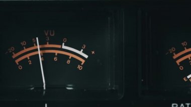 Siyah Renkli Stereo Teyp Kaydı, Ok Göstergeleri Analog VU Ölçümleri