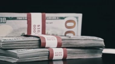 Dolar demetleri Siyah Arkaplanda Döner