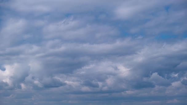 Cumulus Clouds Move in the Blue Sky, Cloudscape Timelapse — Stock video