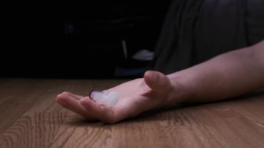 Aşırı doz, El Düşüşü Bağımlılığı, Uyuşturucu Şırıngası Düşüşü