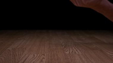 Zemine Şırınga Şırıngası Şırıngası Düşen Bağımlı El İğne Uyuşturucuları, Yavaş Hareket