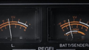 Siyah Renkli Stereo Teyp Kaydı, Ok Göstergeleri Analog VU Ölçümleri