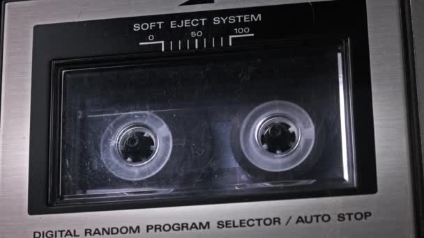 Audiocassette ruota nel registratore di nastri retrò — Video Stock