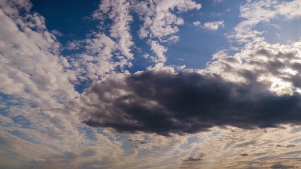 Nuvens Céu Azul Movem Lentamente Mudam Forma Timelapse Nuvens Cirros — Vídeo de Stock